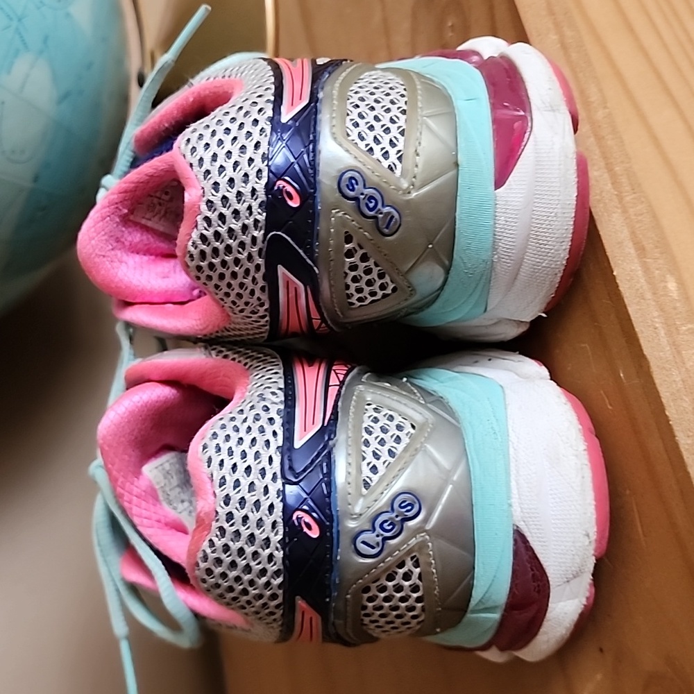 ASICS T550 runners size 8.5 - Picture 3 of 12